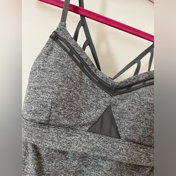 Lululemon tank - Picture 2 of 9